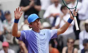 French Open: De Minaur rallies past Medvedev, first Australian to reach QF since 2004