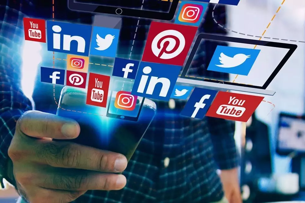 Social Media Blues? One Hour Break Could Be Your Reset Button Social Media Blues? One Hour Break Could Be Your Reset Button