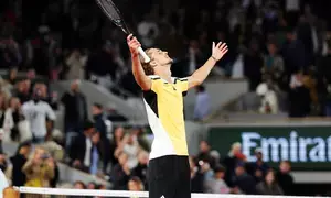 French Open: Zverev clinches 5-set thriller to edge Rune, sets QF with De Minaur