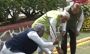 PM Modi plants Peepal sapling on World Environment Day