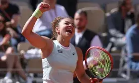 French Open: Paolini powers past Rybakina to reach first Grand Slam semifinal