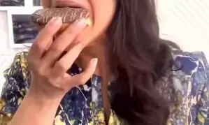 Kajol gorges on donuts, says kya karun hai kuch kuch hota hai