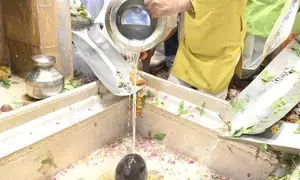 Manoj Tiwari visits Kashi Vishwanath, says Modi 3.0 will herald beginning of Viksit Bharat dream