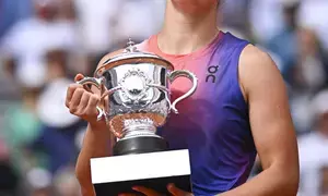 French Open: Iga Swiatek wins third consecutive womens singles title