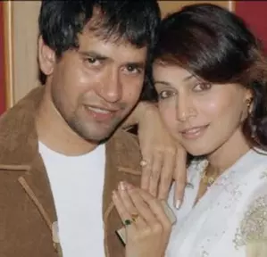 Dinesh Lal Yadav wishes his Nirahua Chalal Sasural co-star Pakkhi Hegde on her birthday