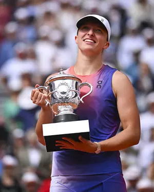French Open: Iga Swiatek wins third consecutive womens singles title