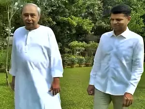 Naveen Patnaiks close aide VK Pandian quits active politics