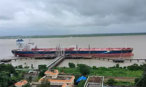 Kolkata Port slashes rates to attract more cargo