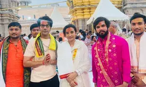 Rajkummar Rao, Patralekha seek Lord Shivas blessings at Kashi Vishwanath