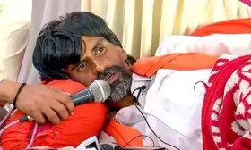 Jarange-Patil ends hunger strike, gives Maha govt 30 days to solve Maratha imbroglio (Lead)