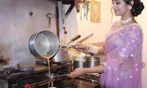 Maera Misshra treats Bhagya Lakshmi family with her special kadak masala chai