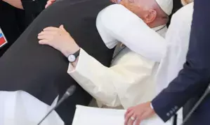 PM Modi lauds Pope Francis commitment to serve people, invites him  to visit India