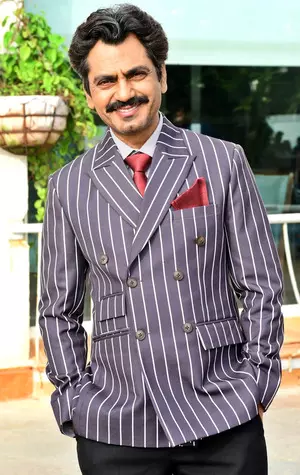 Nawaz shows up in formal attire to promote Rautu Ka Raaz in Juhu