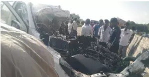 Infant among three killed in road accident in Karnataka Infant among three killed in road accident in Karnataka