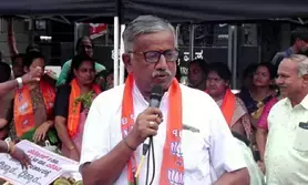 Senior Ktaka BJP leader dies of heart attack after protest against fuel price hike