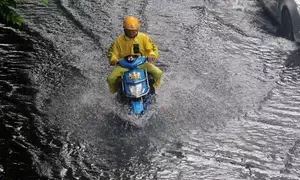 5 killed, 15 missing after torrential rains in Chinas Guangdong