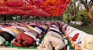 Eid prayers pass off peacefully in J&K Eid prayers pass off peacefully in J&K