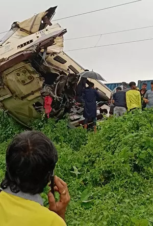 Bengal train accident: Railway Minister announces enhanced ex-gratia of Rs 10 lakh for victims’ kin Bengal train accident: Railway Minister announces enhanced ex-gratia of Rs 10 lakh for victims’ kin