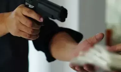 US Secret Service agent robbed at gunpoint during Bidens California trip