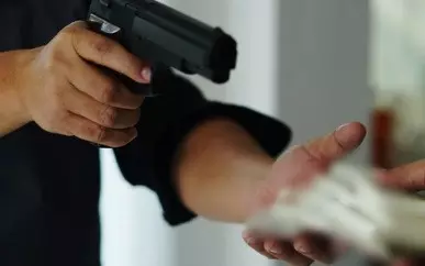 US Secret Service agent robbed at gunpoint during Bidens California trip