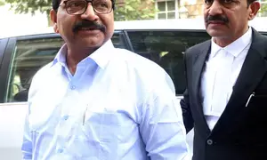 Bar Mumbai Shiv Sena winners oath-taking as MP: Losing candidates notice to LS officer