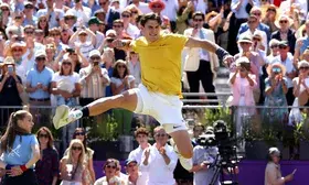 ATP Tour: Jack Draper stuns defending champion Alcaraz at Queens Club to reach quarters