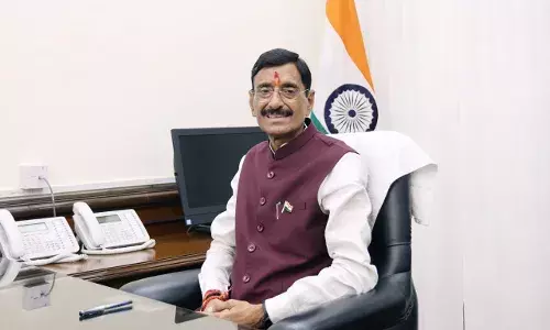 Raksha Rajya Mantri Sanjay Seth Visits INS Rajali