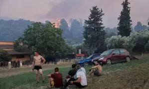 1 dead in wildfire in Greece