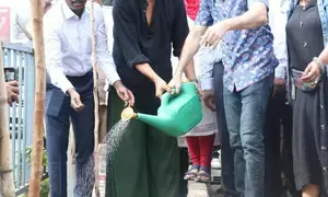 Akshay Kumar joins Mumbai’s tree plantation drive to honour his parents