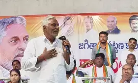 Telangana minister pacifies senior leader Jeevan Reddy