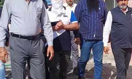 Vigilance Bureau arrests Patwari taking Rs 5,500 bribe for mutation of land