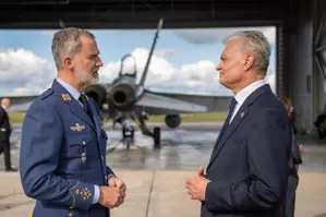 Lithuanian President, Spanish King visit air force base