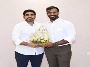 Nara Lokesh invites Hanuma Vihari to play again for Andhra