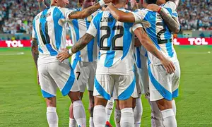 Copa America: Martinez scores late winner as Argentina secure knockout berth
