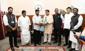 Telangana CM urges Gadkari to declare RRR south as National Highway