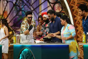 Suniel Shetty brews filter coffee, Bharti Singh prepares medu vada in ‘Laughter Chefs’ Suniel Shetty brews filter coffee, Bharti Singh prepares medu vada in ‘Laughter Chefs’