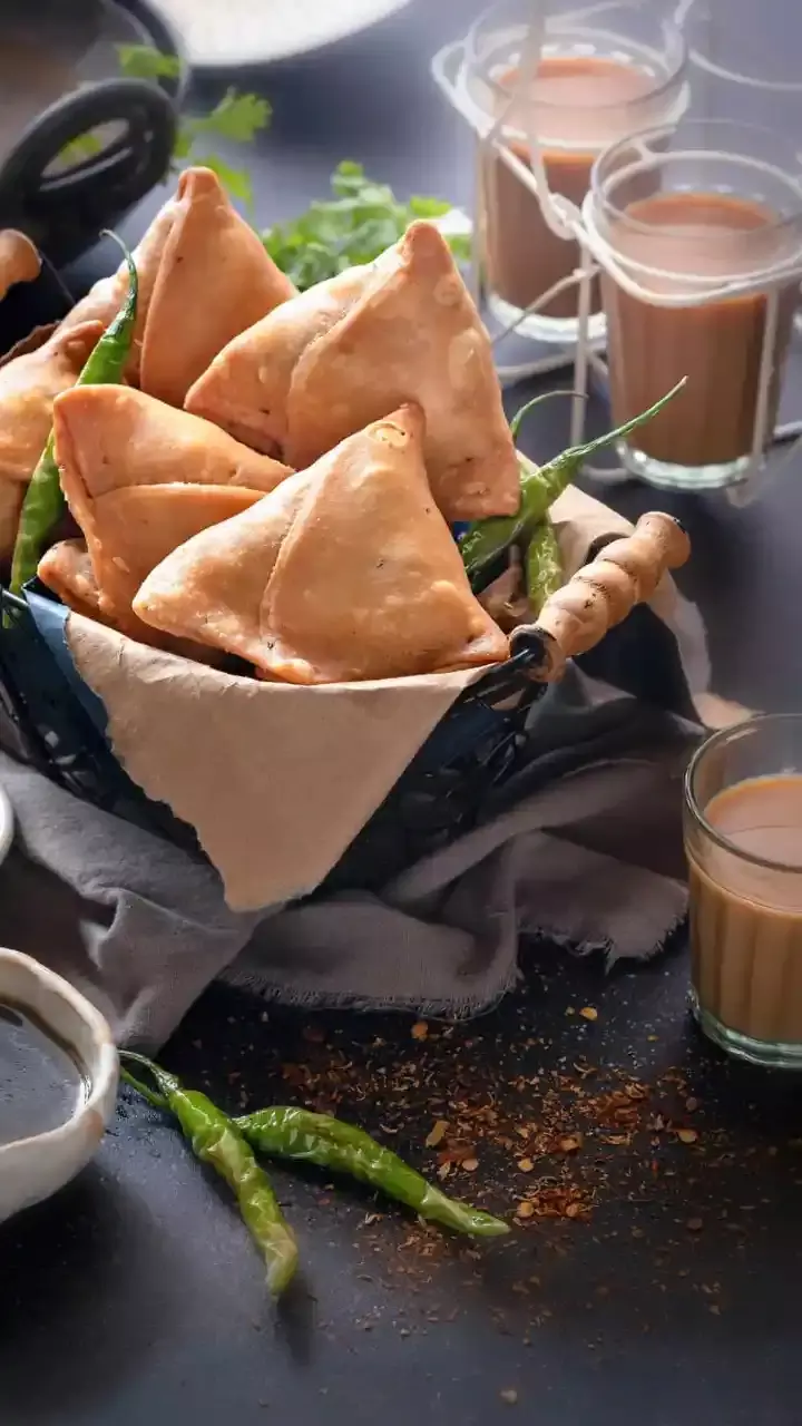 Top Indian Snacks to Enjoy with Tea