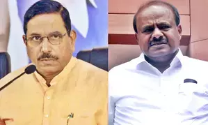 Union Ministers Pralhad Joshi, Kumaraswamy express grief over Ktaka road accident