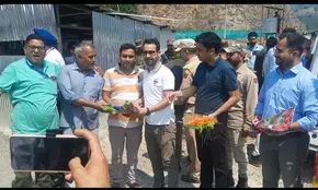 First batch of Amarnath Yatris reach Valley to begin Yatra tomorrow (Ld)