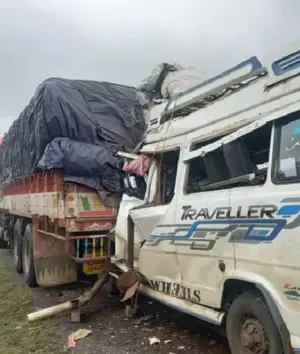 13 killed in K’taka road accident, 8 women & 2 children included 13 killed in K’taka road accident, 8 women & 2 children included