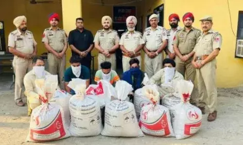 Punjab Police Busts Pak-Backed Drug Cartels, Seizes Heroin, Pistols in Amritsar