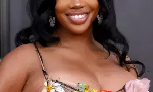 SZAs Glastonbury gig gets 15 minutes late, draws small crowd