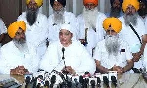 Rebel Akali leaders seek apology from Akal Takht Jathedar for sacrilege incidentsRebel Akali leaders seek apology from Akal Takht Jathedar for sacrilege incidents