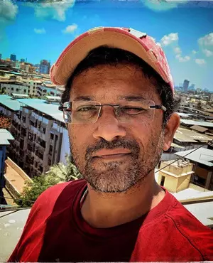 Commander Karan Saxena director wants to introduce a new hero like James Bond, Jason Bourne Commander Karan Saxena director wants to introduce a new hero like James Bond, Jason Bourne