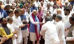 PM Modi advises NDA MPs to follow rules in Parliament