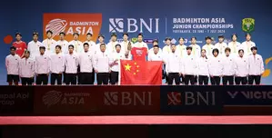 Chinas junior badminton team honours late teammate Zhang with an emotional victory