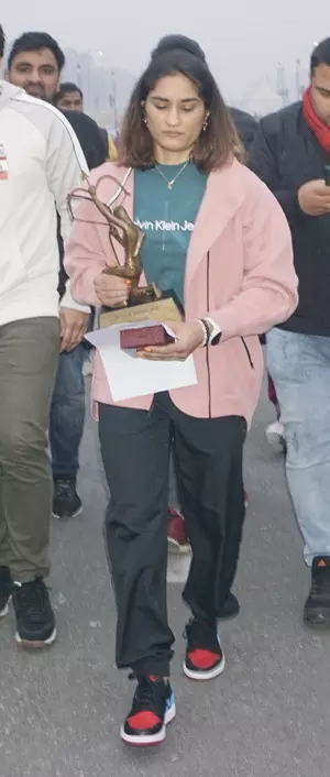 After seeking urgent help from authorities, Vinesh Phogat gets Schengen visa for Spain (Ld)