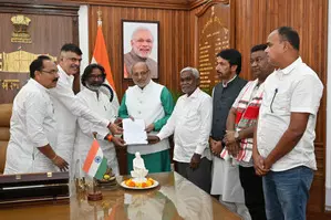 Champai Soren quits as Jharkhand CM, clears deck for Hemant Sorens reinstatement Champai Soren quits as Jharkhand CM, clears deck for Hemant Sorens reinstatement