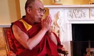 Dalai Lama able to walk after knee replacement surgery, say personal physicians