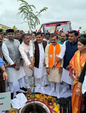 MP CM kick-starts Ek Ped Maa Ke Naam campaign in Bhopal MP CM kick-starts Ek Ped Maa Ke Naam campaign in Bhopal